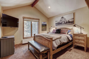 310 Whispering Pines Cir-large-023-014-Bedroom-1500x999-72dpi