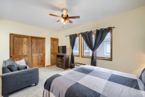 09 Primary Bedroom